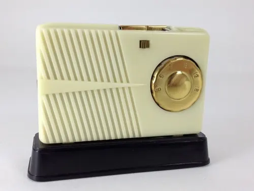Radio in bachelite anni 50